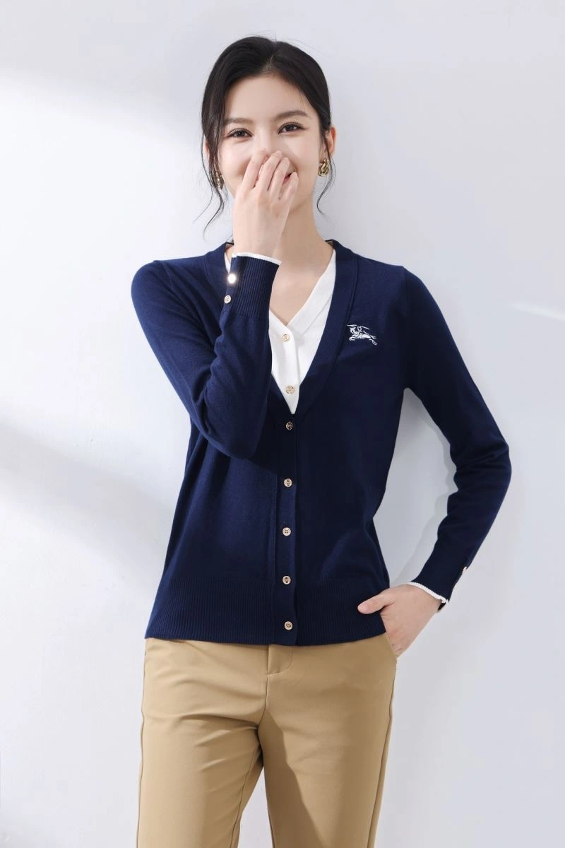 Versatile Burberry Outwear 103767