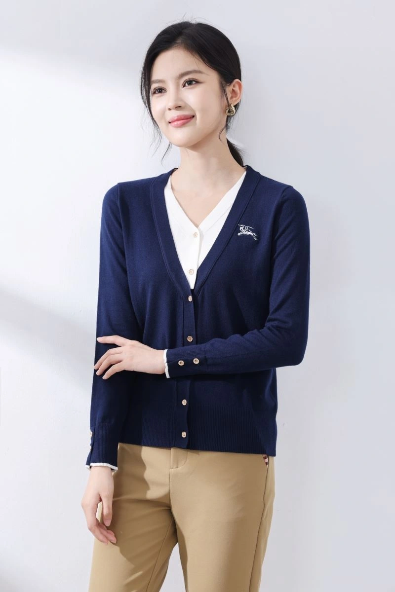 Versatile Burberry Outwear 103767