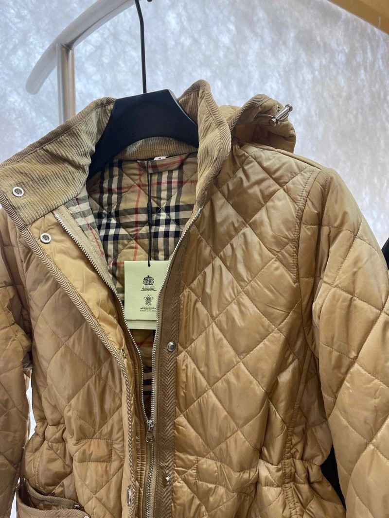 Functional Burberry Outwear 103755
