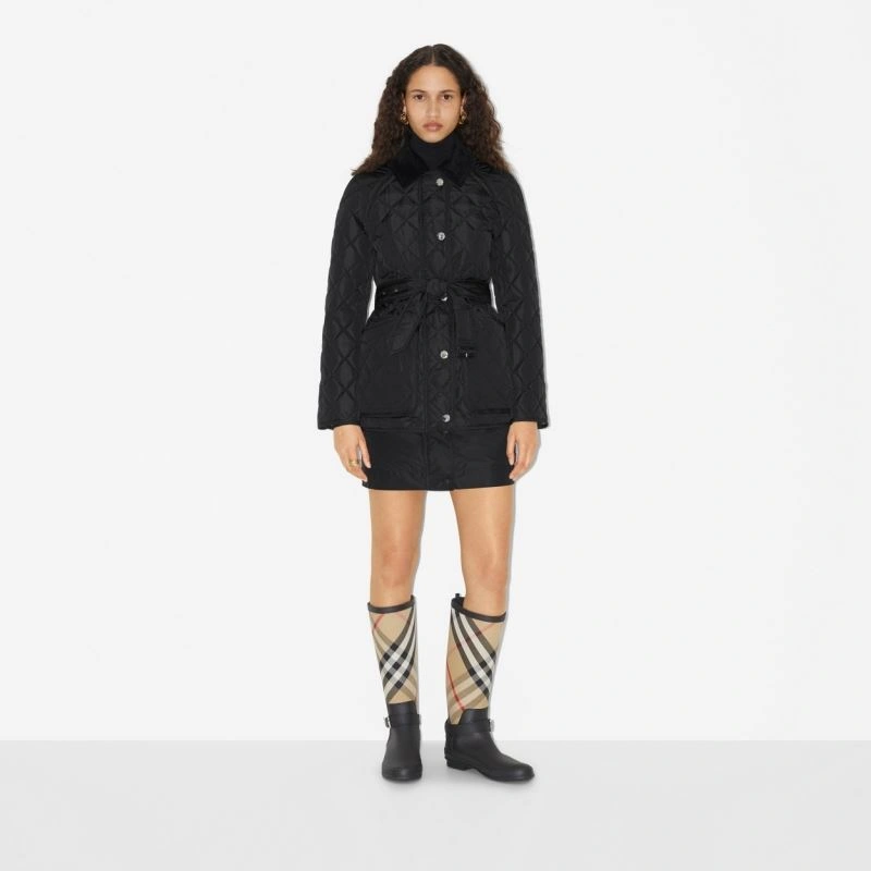 Elegant Burberry Outwear 103802