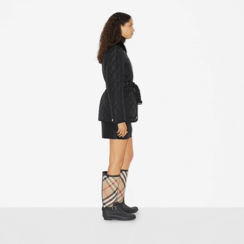 Elegant Burberry Outwear 103802