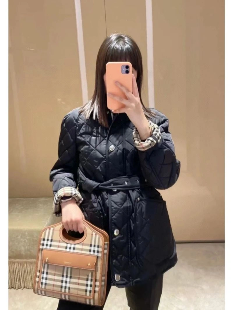 Elegant Burberry Outwear 103802
