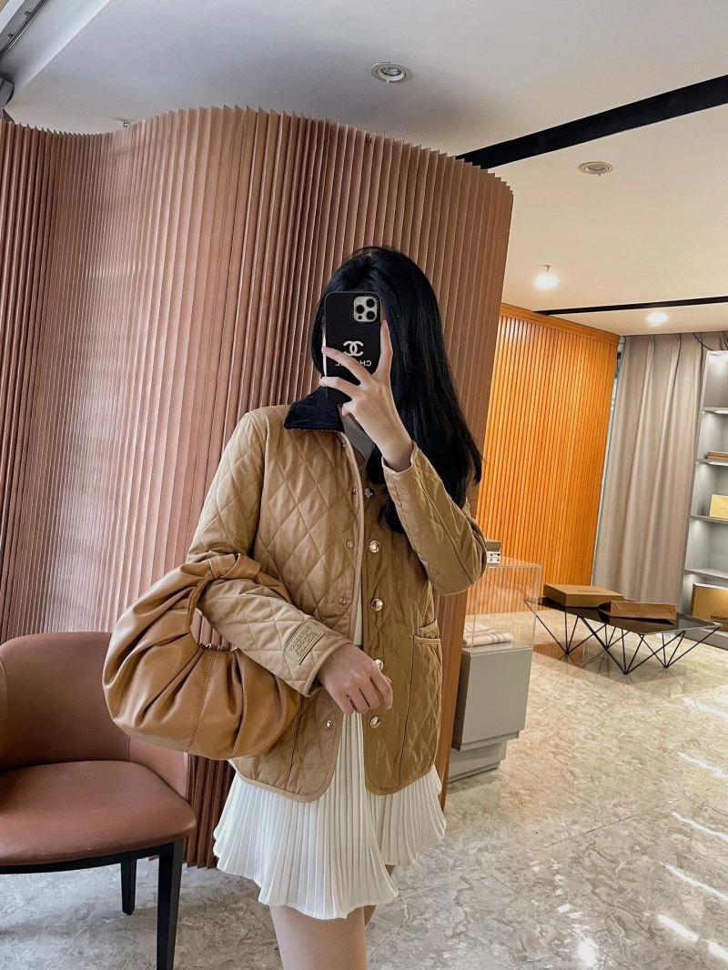 Burberry Outwear OdorResistant 103784