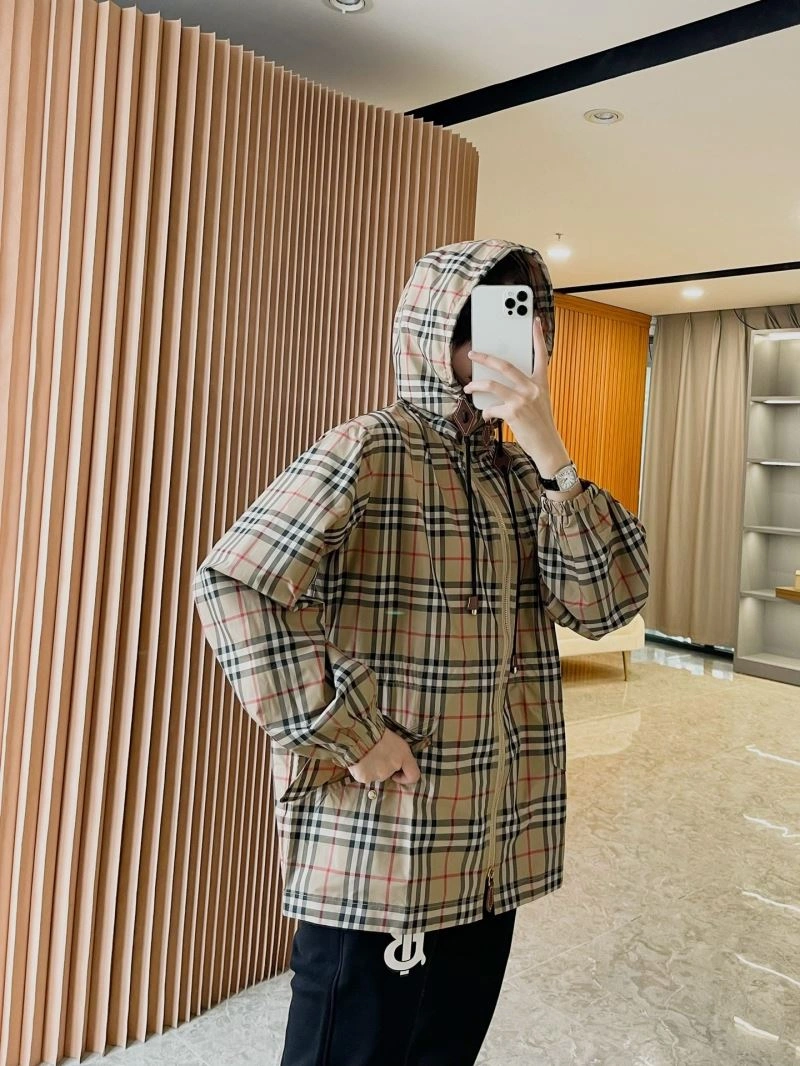 Sophisticated Burberry Outwear 103746