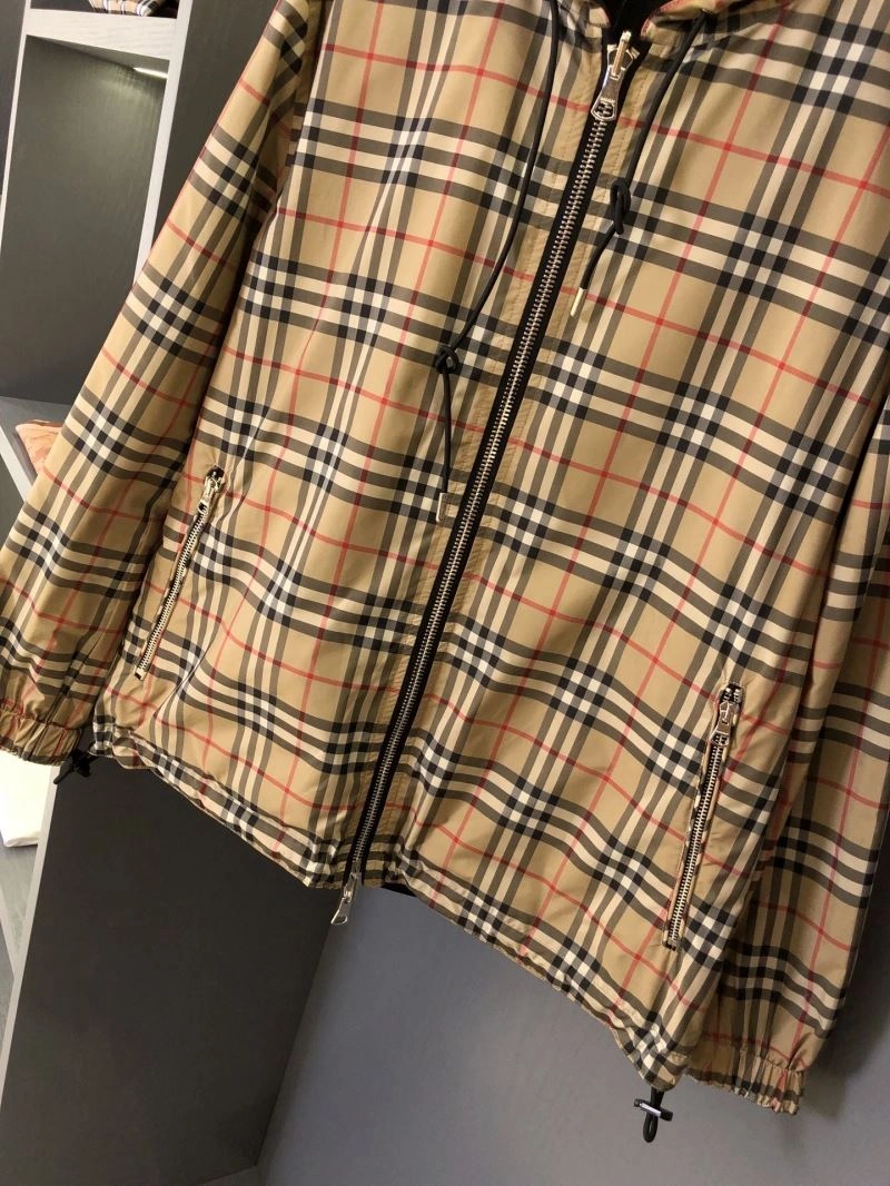 Supportive Burberry Outwear 103776