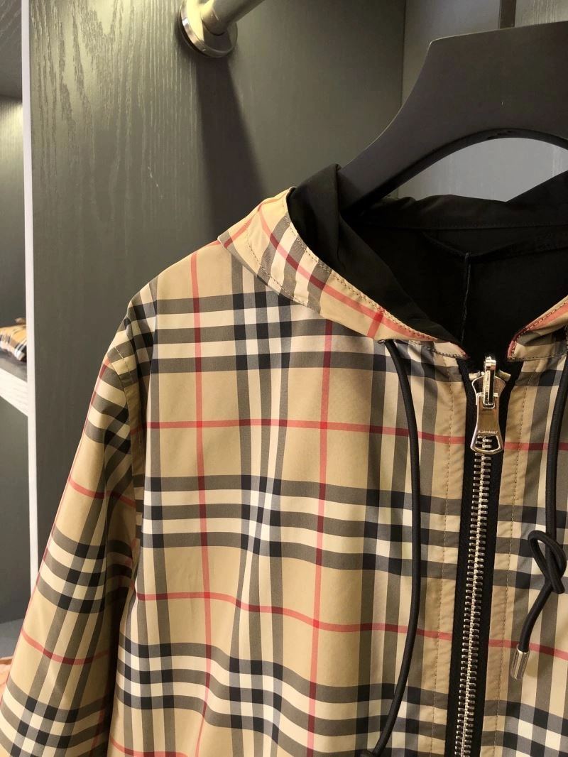 Supportive Burberry Outwear 103776