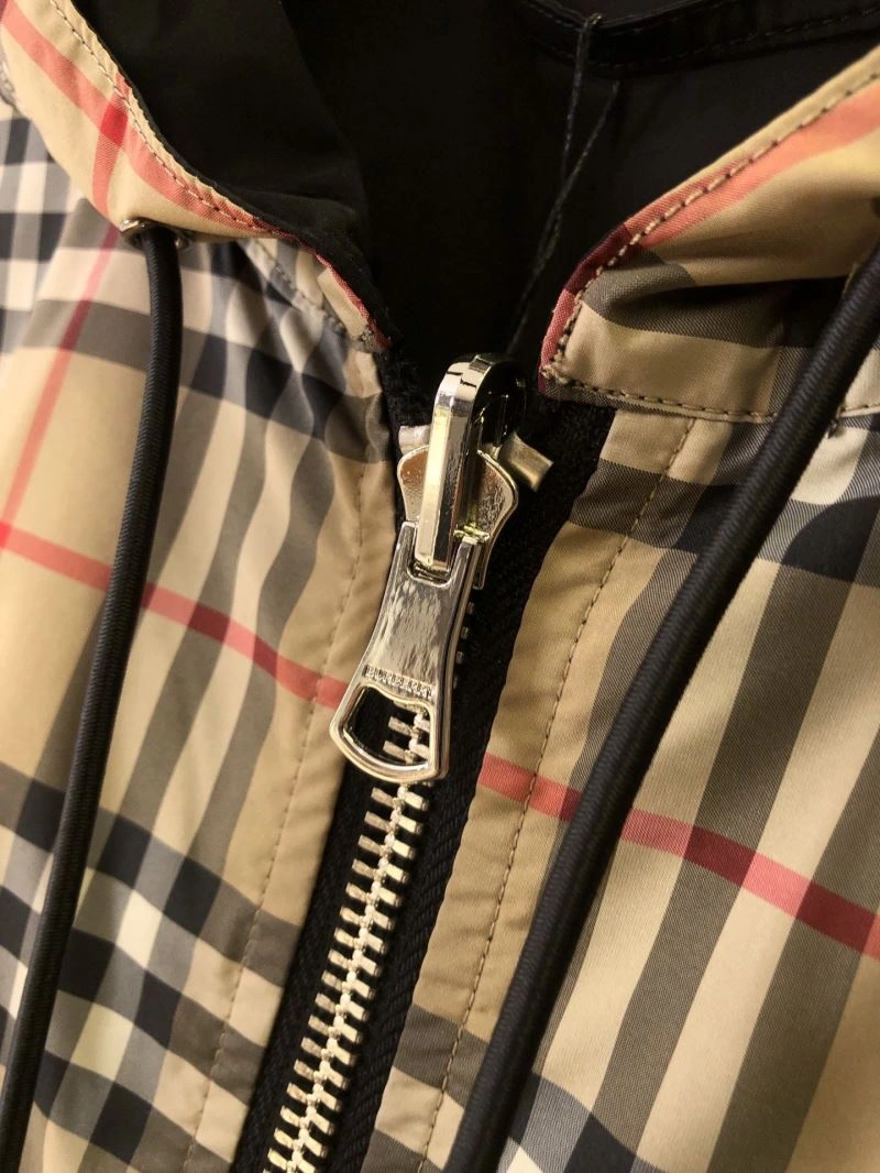 Supportive Burberry Outwear 103776