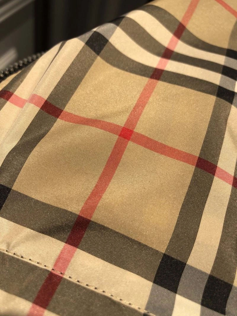 Supportive Burberry Outwear 103776