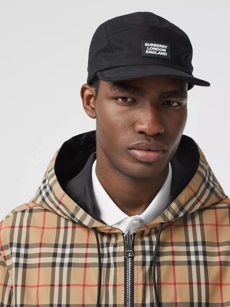 TechFriendly Burberry Outwear 103741