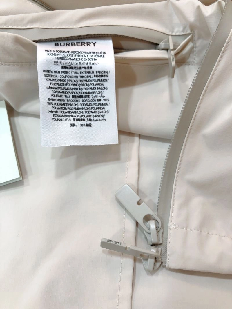 Burberry Outwear ZipUp 103780