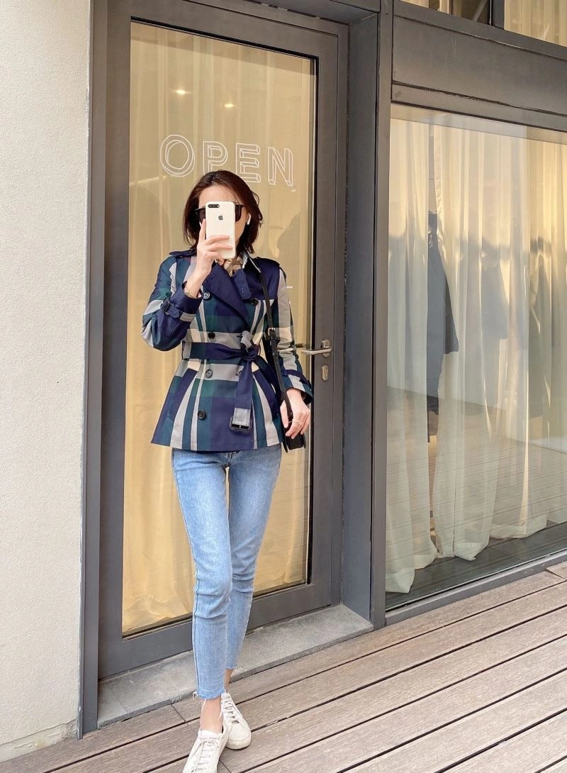 Breathable Burberry Outwear 103738