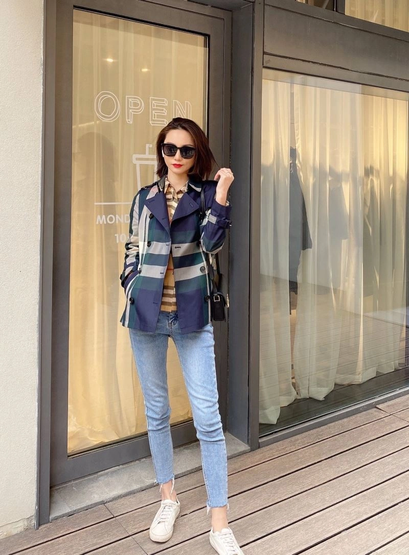 Breathable Burberry Outwear 103738