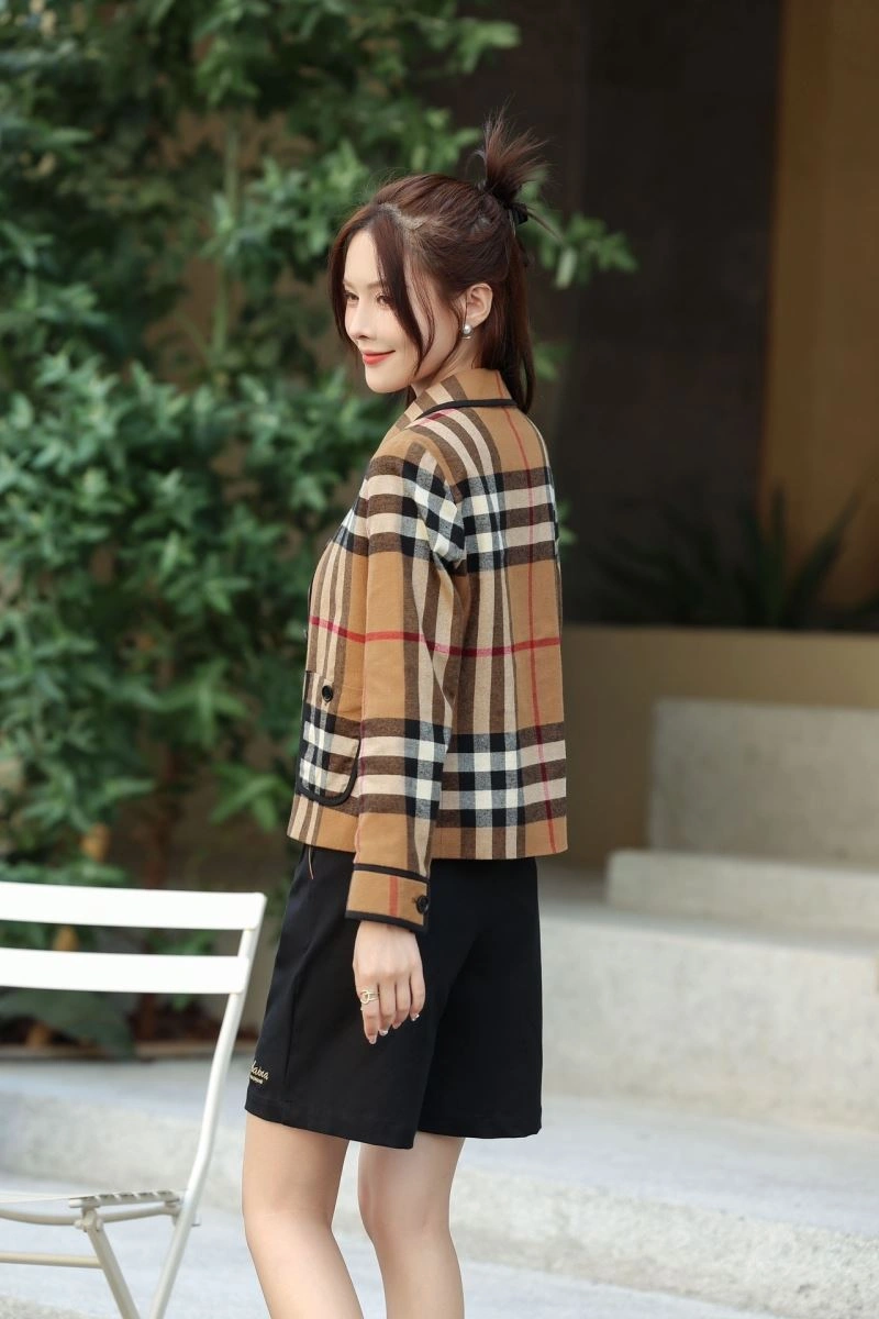 Cozy Burberry Outwear 103731