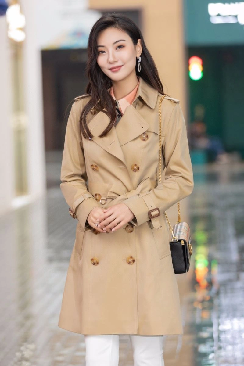 Seasonal Burberry Outwear 103729