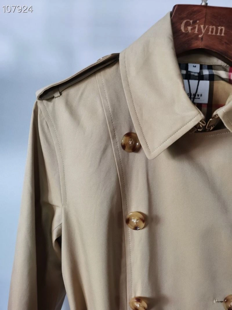 Seasonal Burberry Outwear 103729