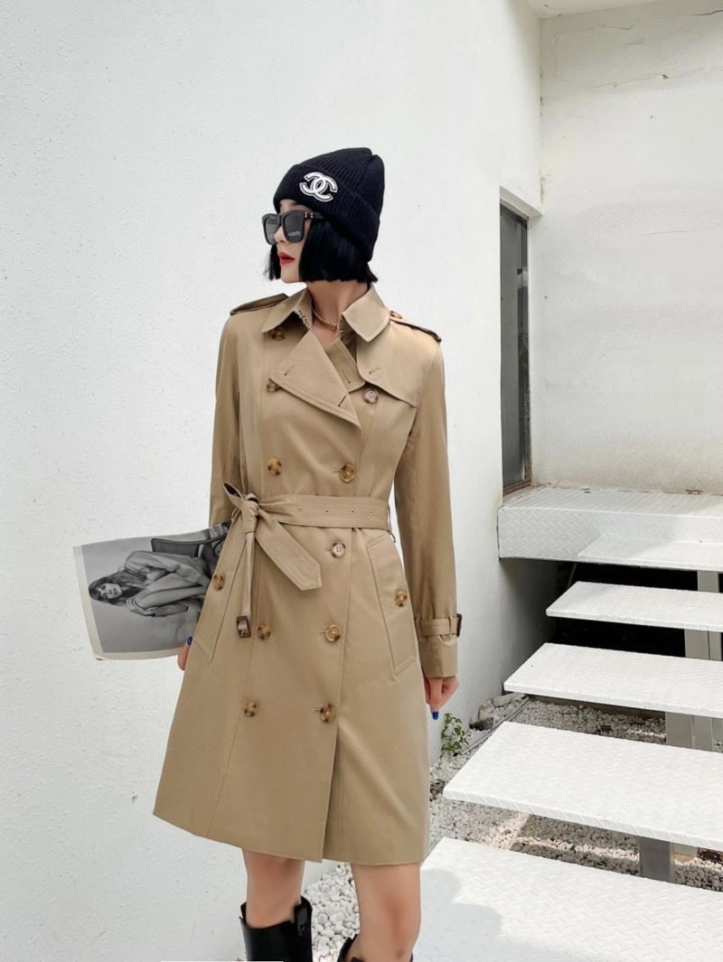 Effortless Burberry Outwear 103735
