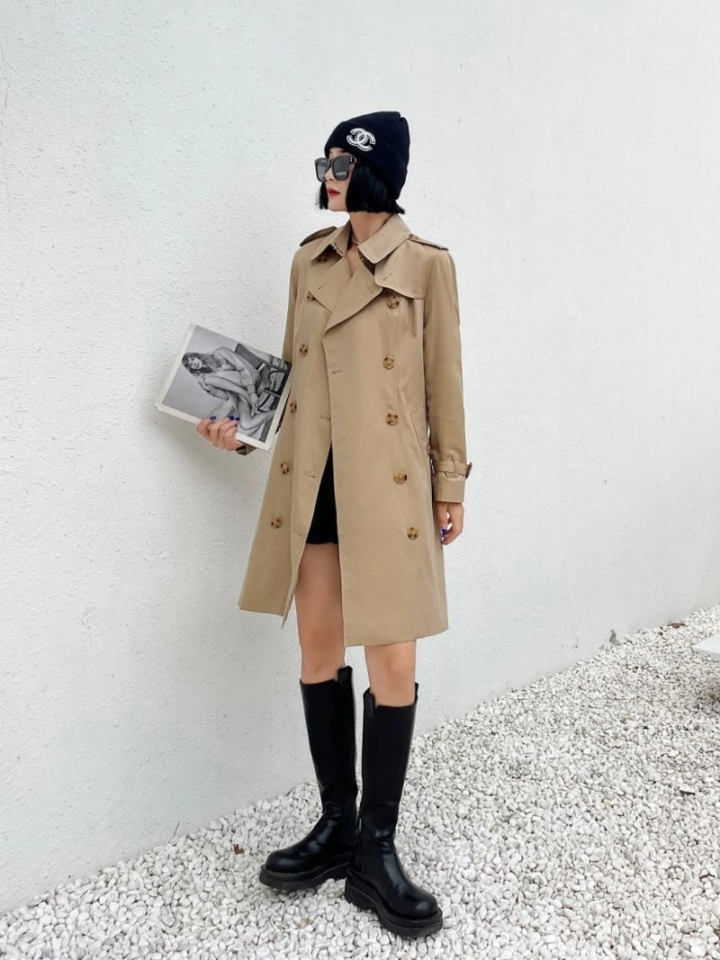 Effortless Burberry Outwear 103735
