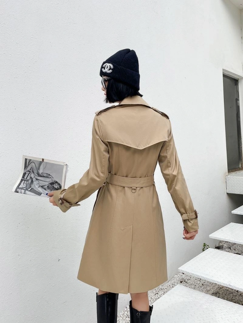 Effortless Burberry Outwear 103735