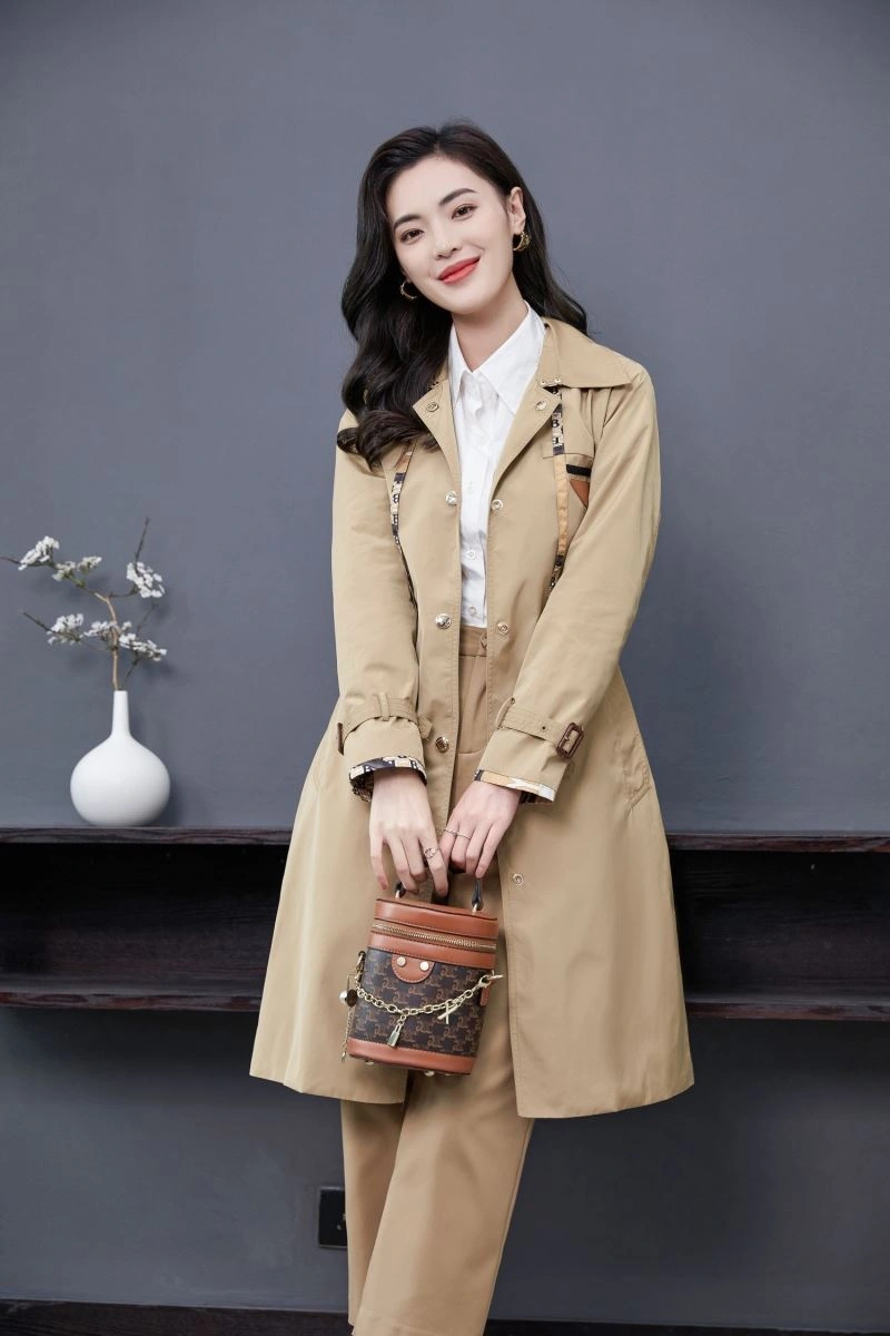 Breathable Burberry Outwear 103722