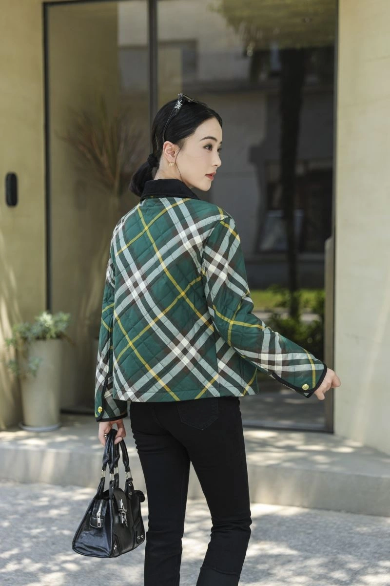 Versatile Burberry Outwear 103705