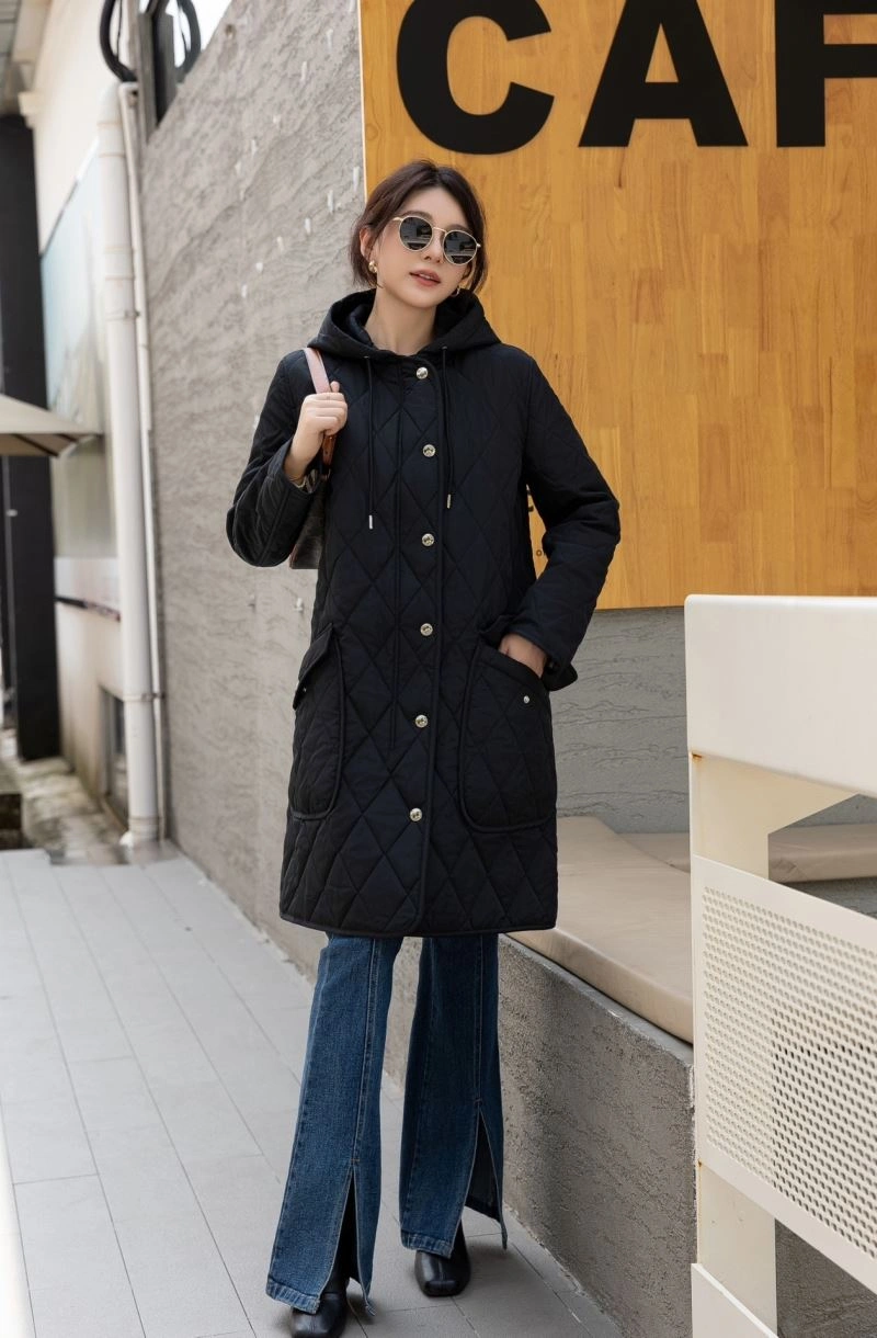 Minimalist Burberry Outwear 103708