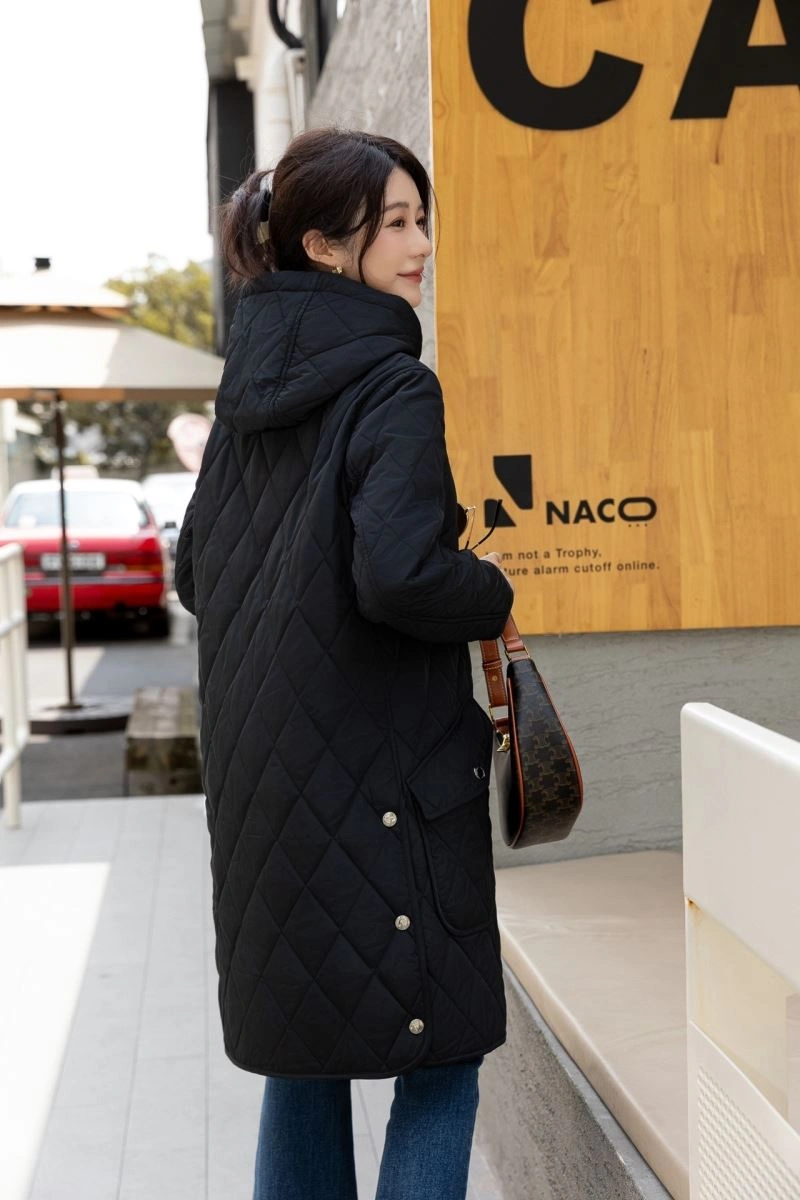 Minimalist Burberry Outwear 103708