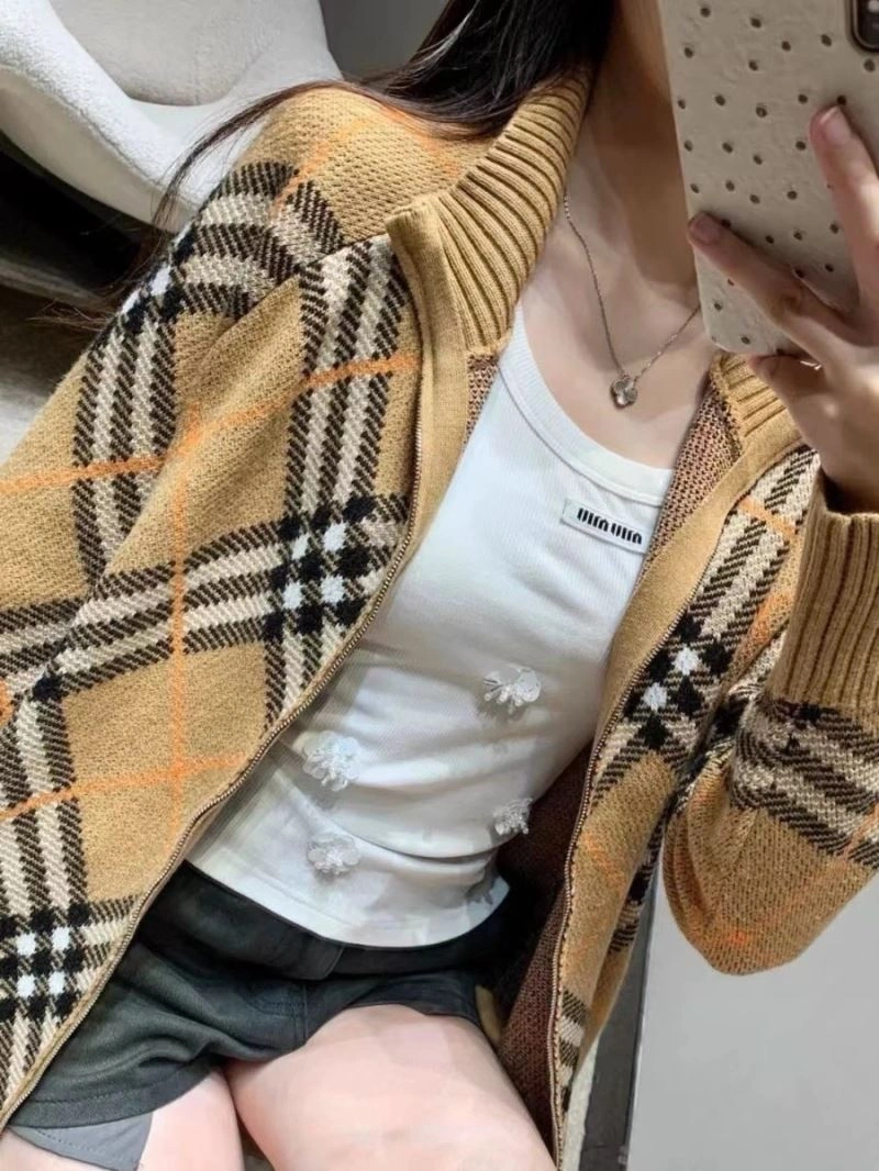 Burberry Outwear Vibrant 103704