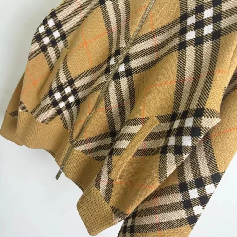 Burberry Outwear Vibrant 103704