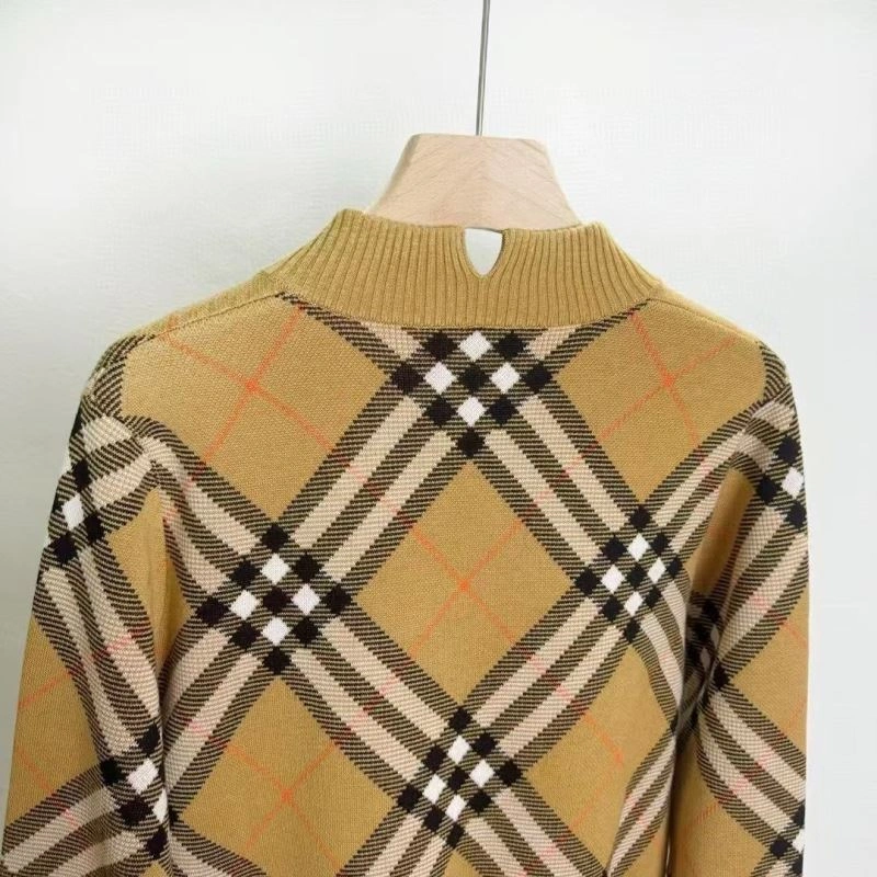 Burberry Outwear Vibrant 103704
