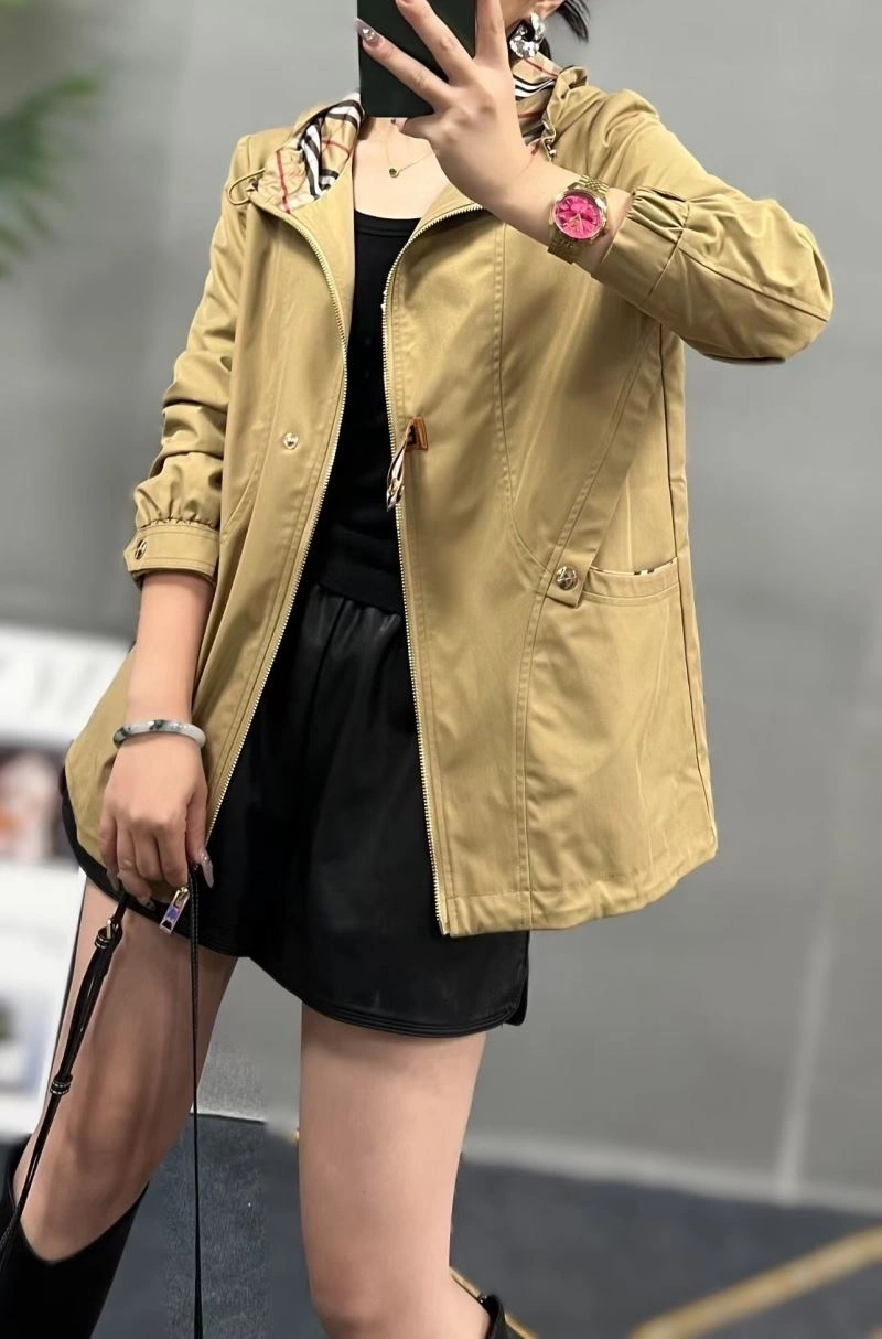 Burberry Outwear Chic 103703