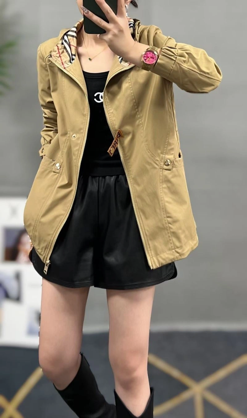Burberry Outwear Chic 103703