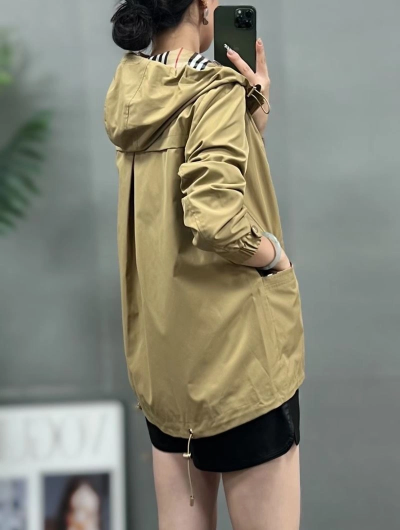 Burberry Outwear Chic 103703