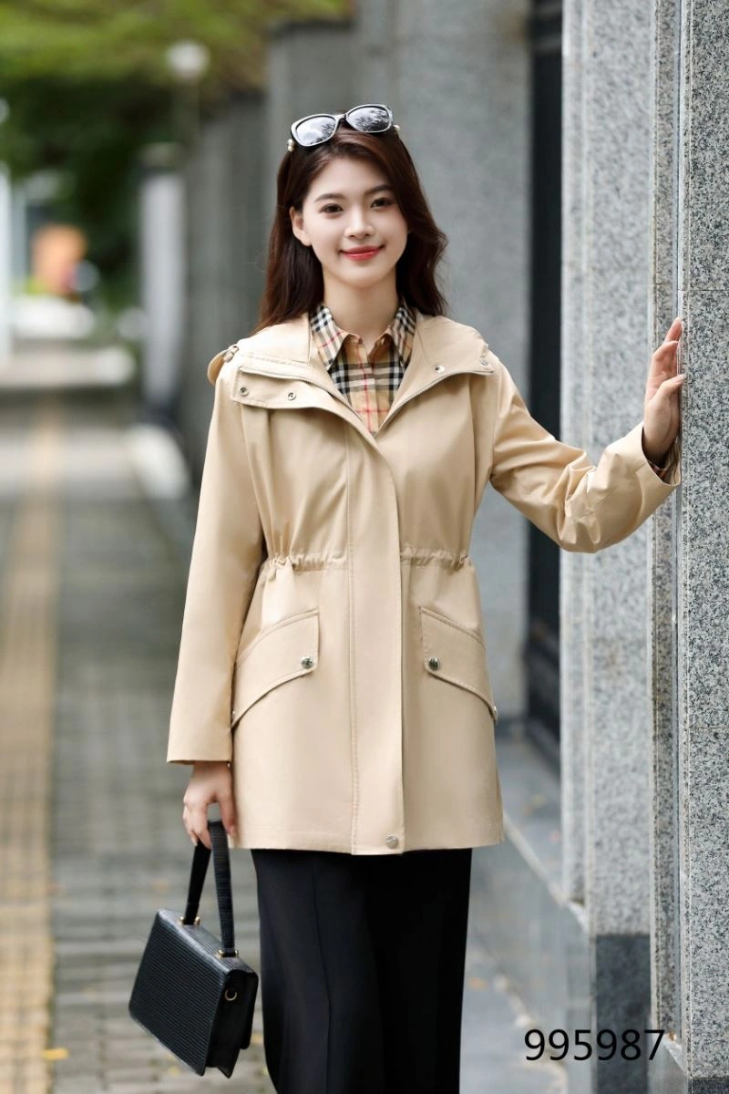 Trendsetting Burberry Outwear 103698