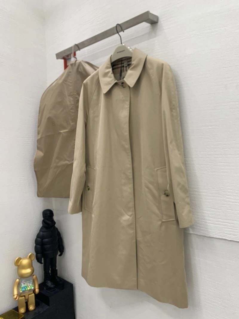 Unisex Burberry Outwear 103687