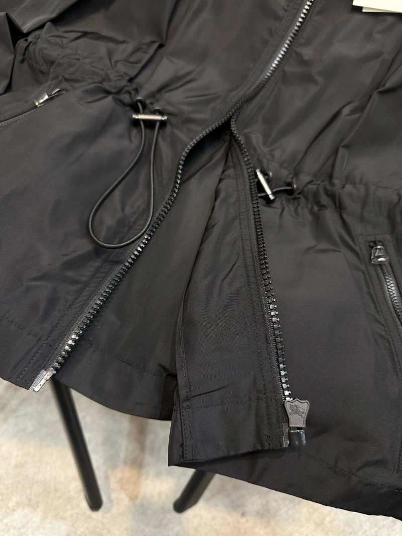 Breathable Burberry Outwear 103692