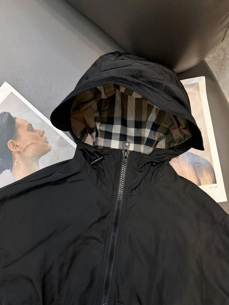 Breathable Burberry Outwear 103692