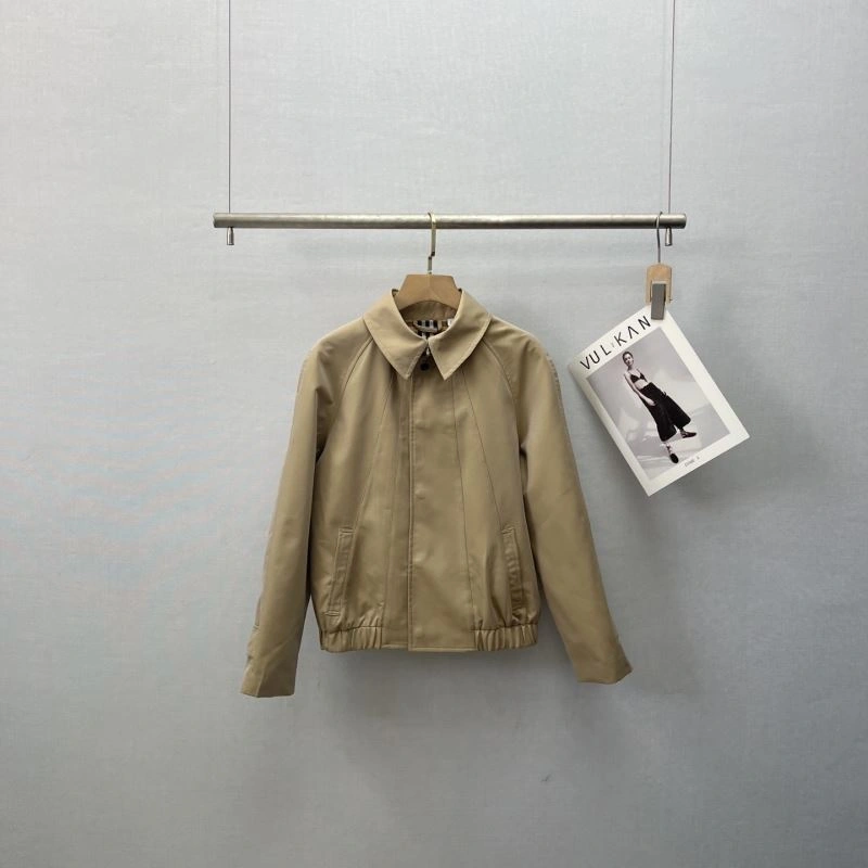 Burberry Outwear Classic 103680