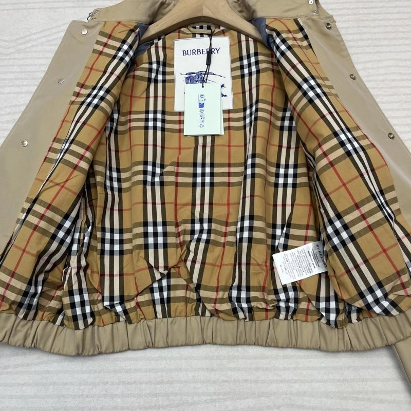 Burberry Outwear Classic 103680