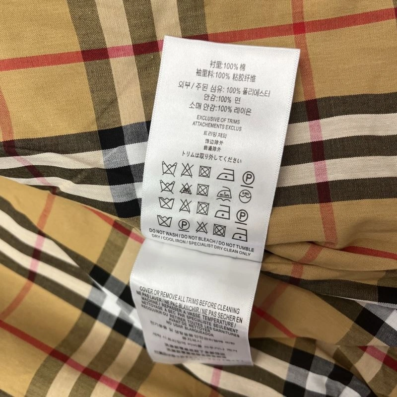 Burberry Outwear Classic 103680