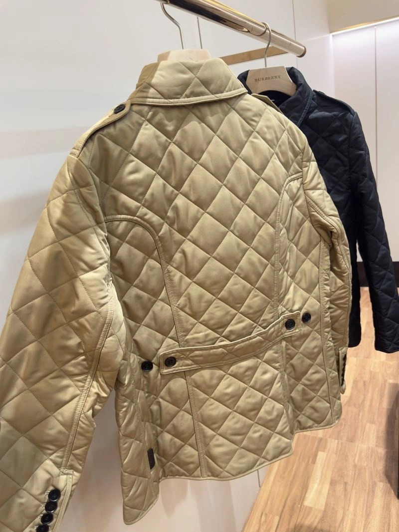 Burberry Outwear TravelReady 103674