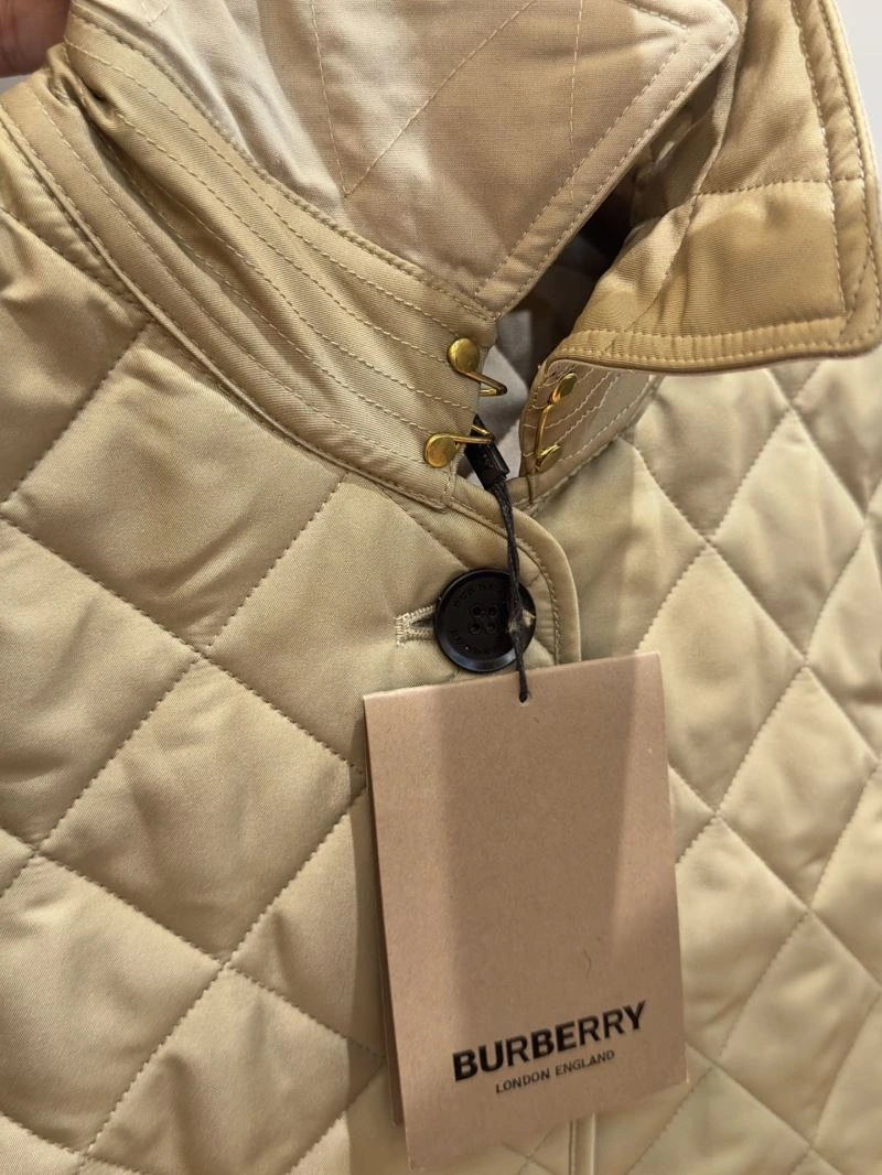 Burberry Outwear TravelReady 103674