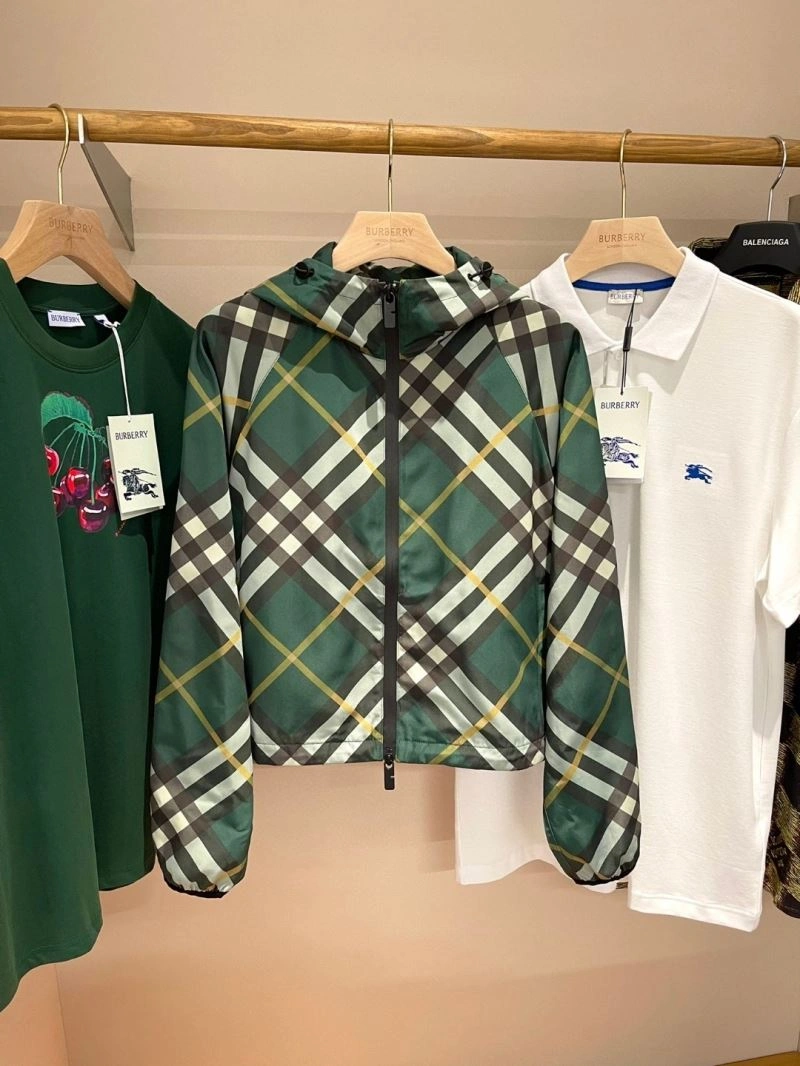TimelessDesign Burberry Outwear 103677