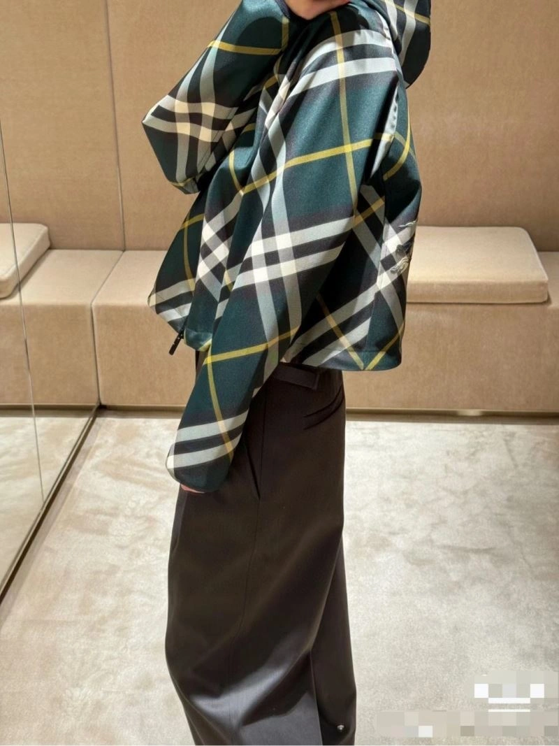 SoftTouch Burberry Outwear 103673