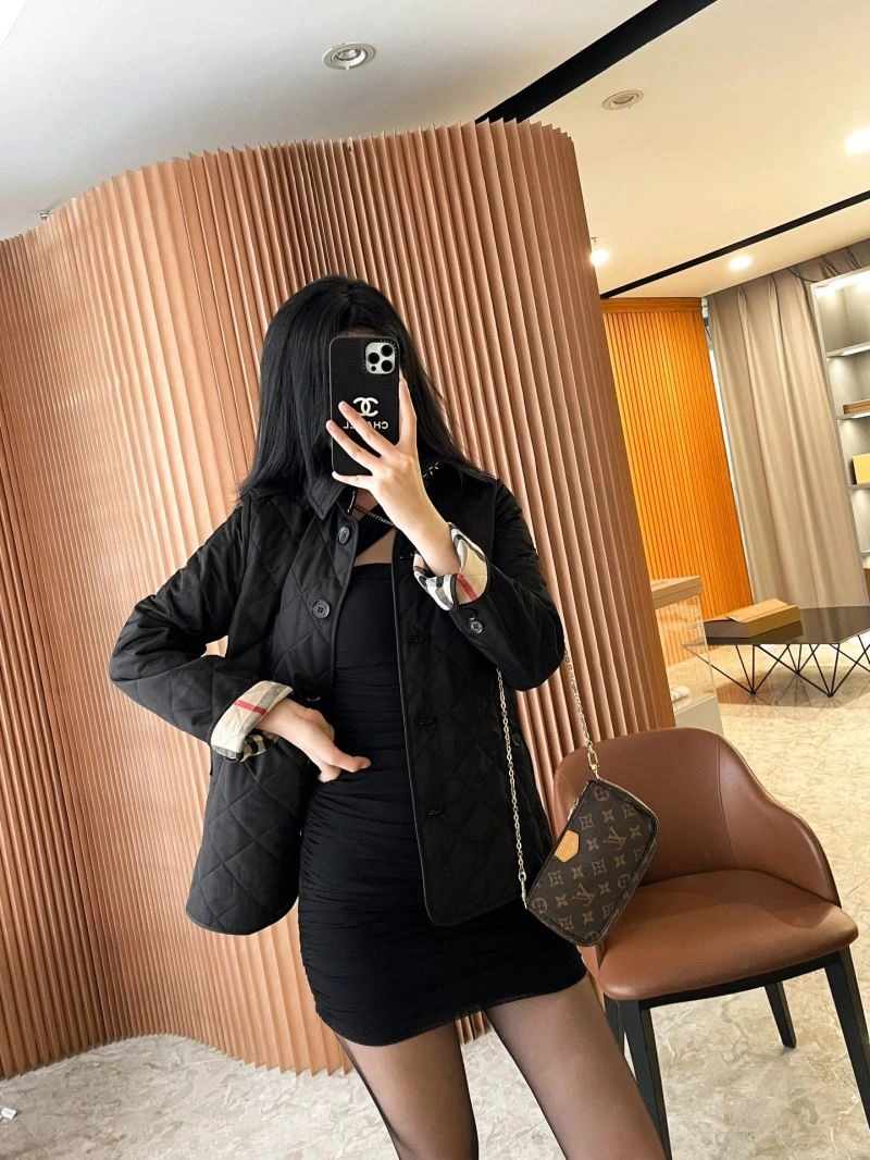Burberry Outwear Original 103699