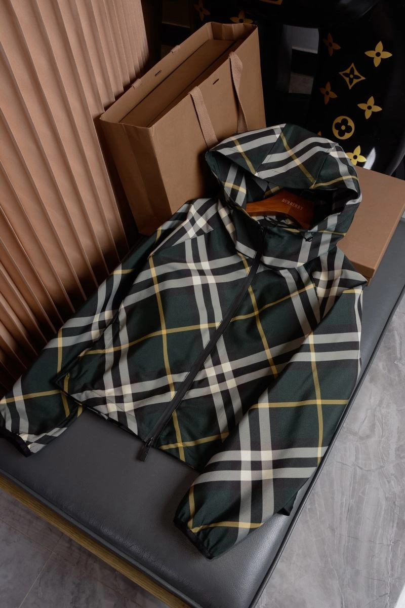 Unisex Burberry Outwear 103709