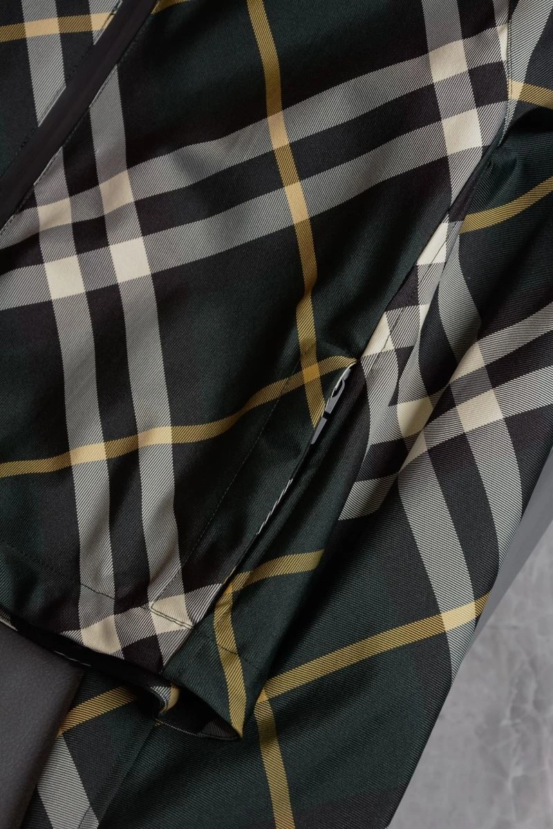 Unisex Burberry Outwear 103709
