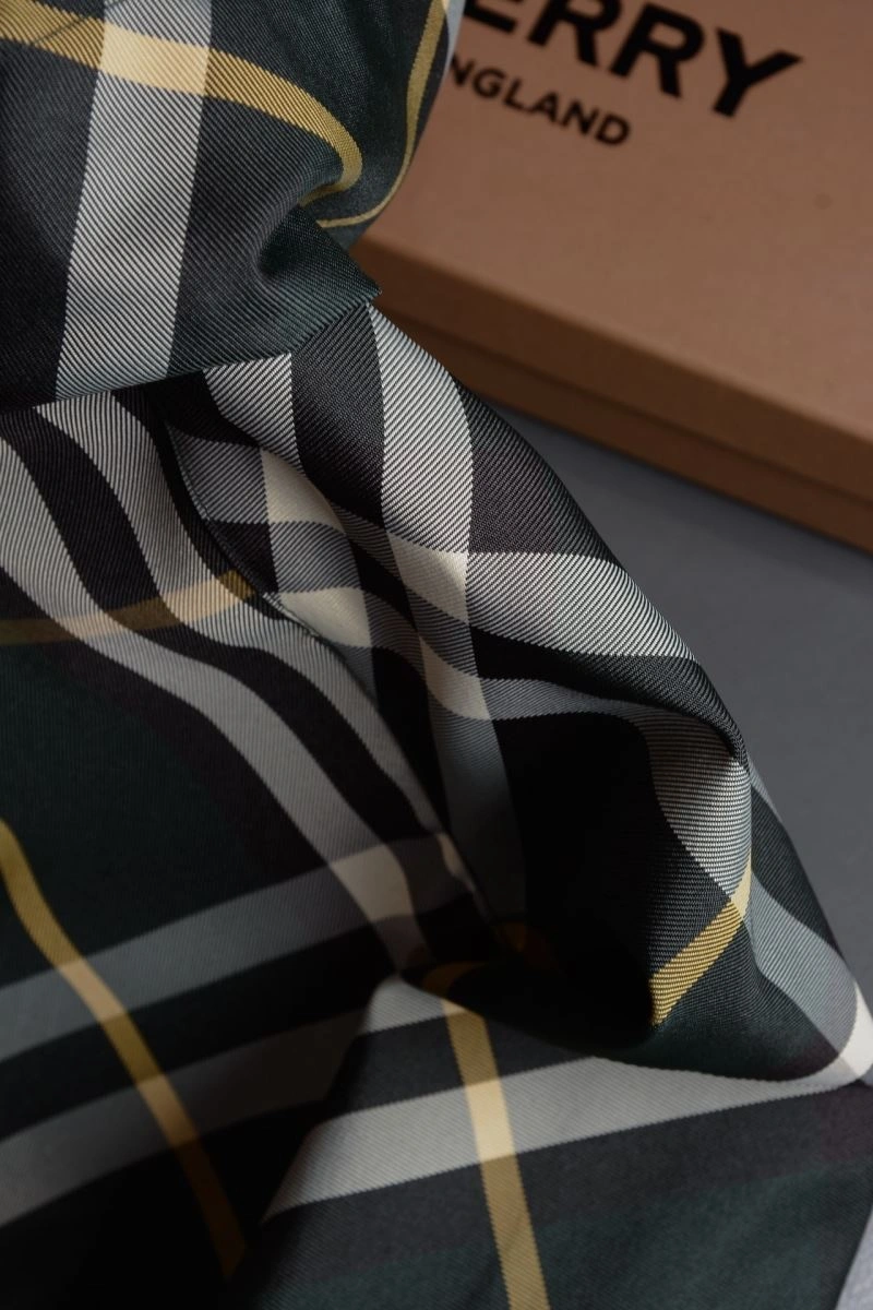 Unisex Burberry Outwear 103709