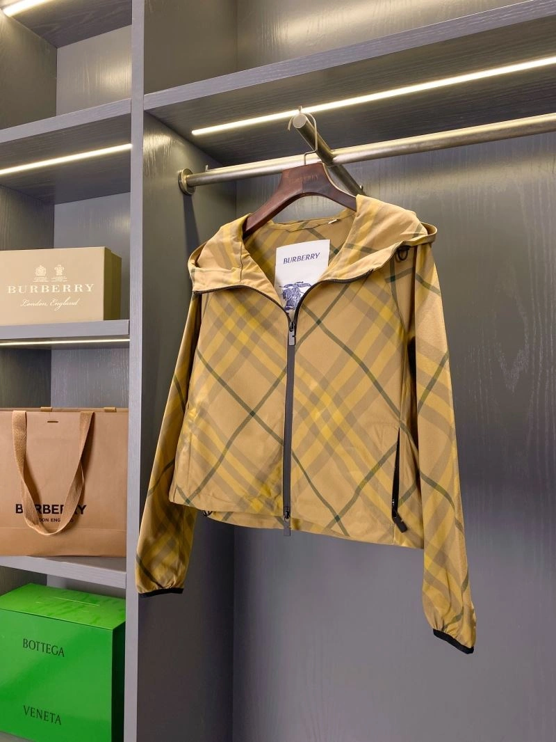 Upgraded Burberry Outwear 103668