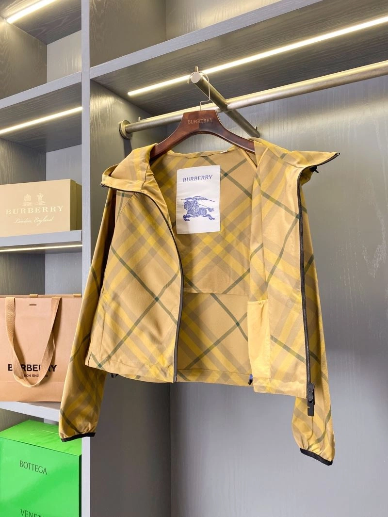 Upgraded Burberry Outwear 103668