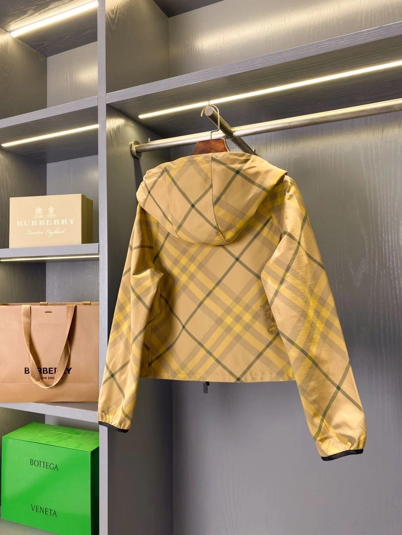 Upgraded Burberry Outwear 103668